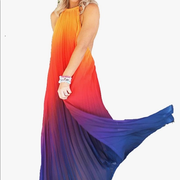 Gorgeous Pleated maxi dress - Picture 5 of 12